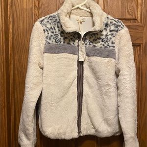 MYSTREE Women’s Faux Fur Cheetah Jacket Sparkly Accents in Brown/Tan/Gray